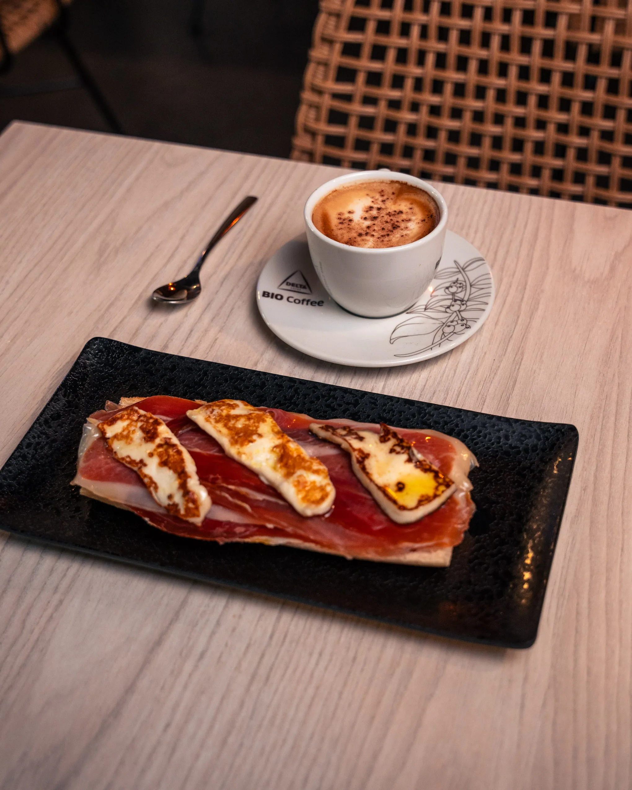 Plato de cocina de producto y brasa en La Duna (Albacete)